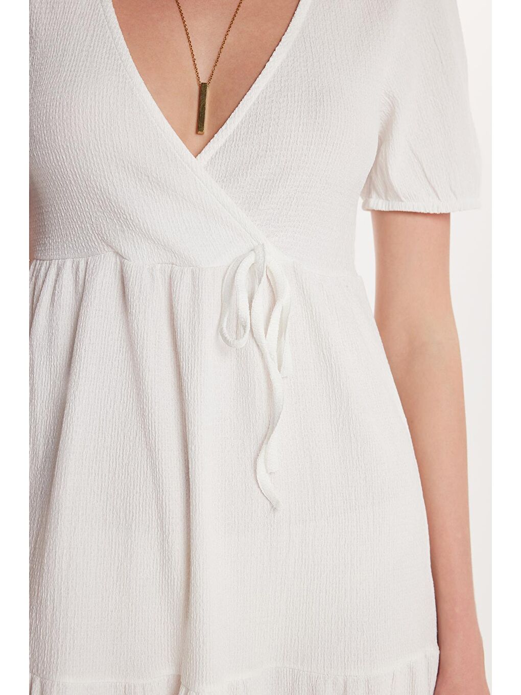 Kadın Standart Fit Normal Kesim V Yaka Gofre Midi Ekru Elbise-2