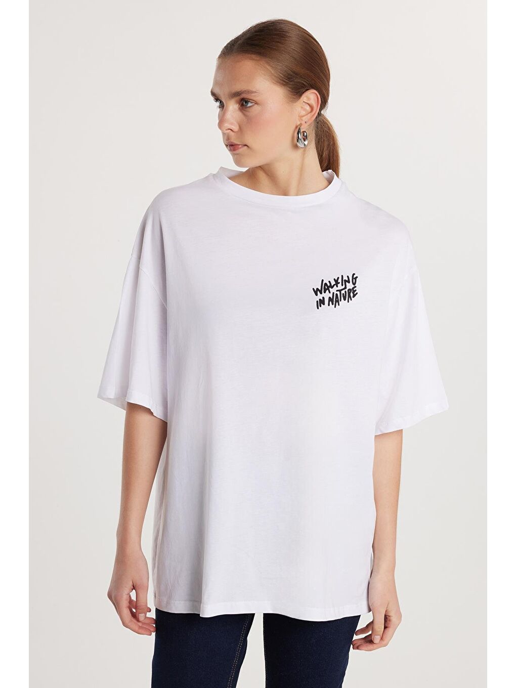 Kadın Regular Fit %100 Pamuk Beyaz Baskılı Bisiklet Yaka Tişört