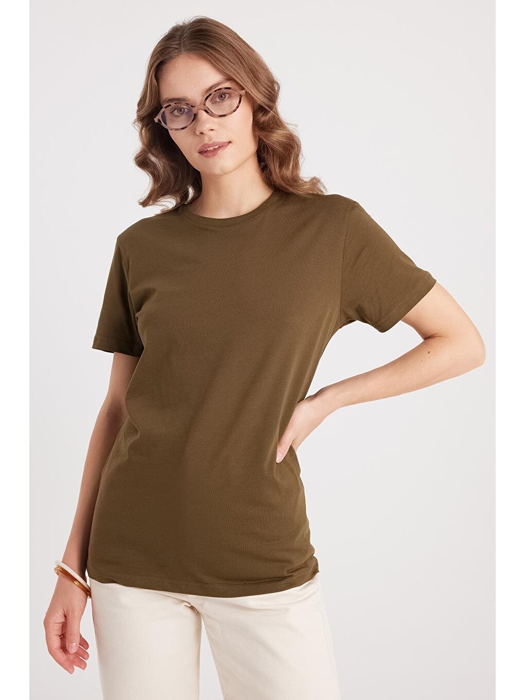 Kadın Bol Kesim Rahat Duruş %100 Pamuk Yumuşak Dokulu Haki Bisiklet Yaka Tişört-3
