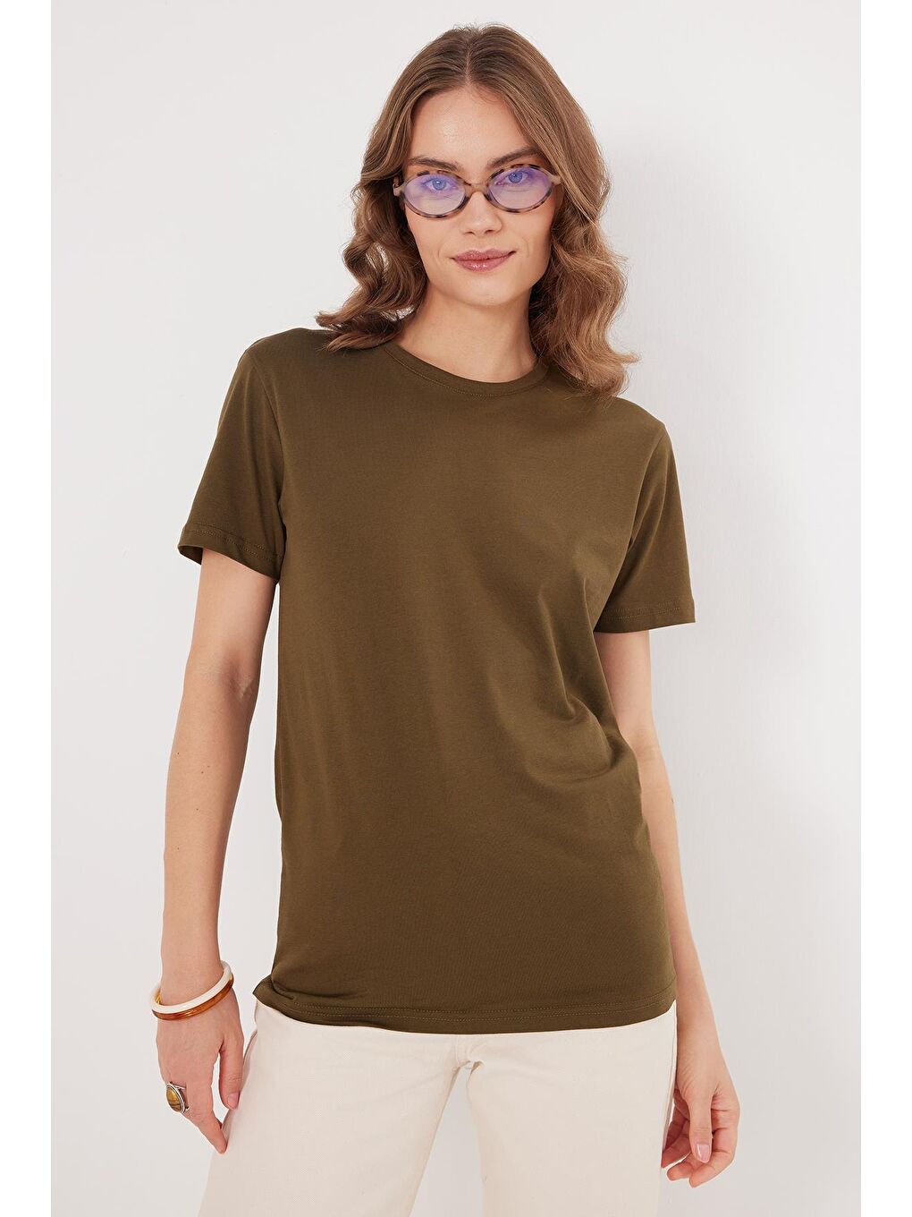 Kadın Bol Kesim Rahat Duruş %100 Pamuk Yumuşak Dokulu Haki Bisiklet Yaka Tişört-4