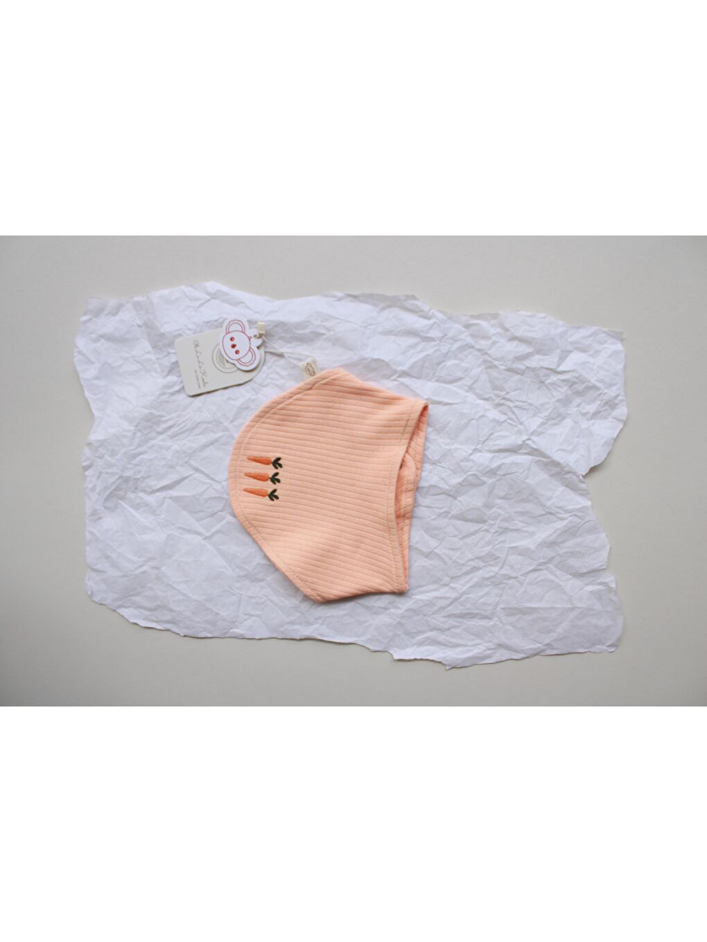 Havuç Nakışlı Önlük