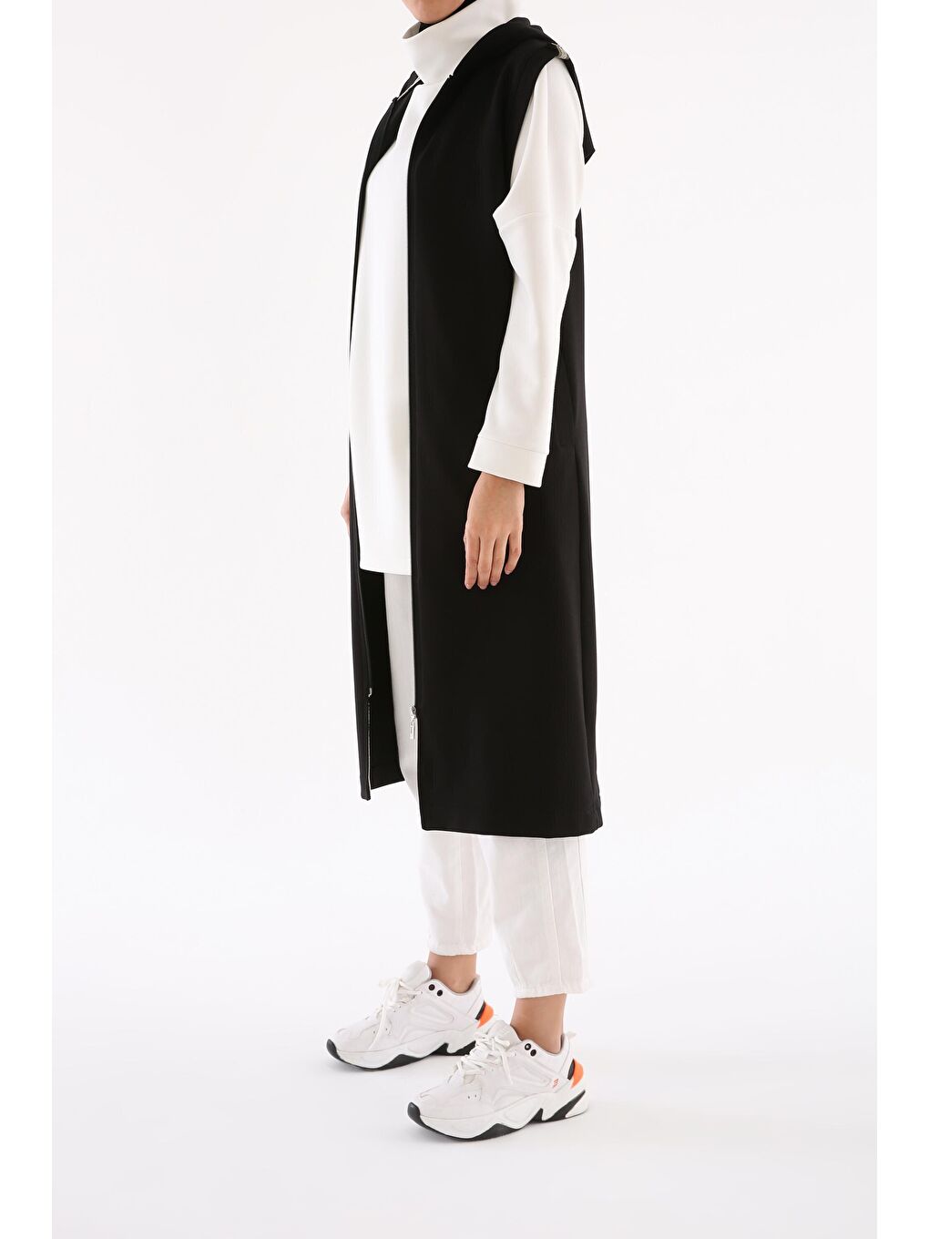 Siyah Omuz Şeritli Fermuarlı Yelek-2