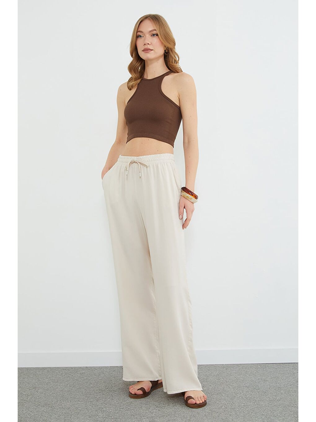 Bej Beli Bağlamalı Cepli Lyocell Pantolon-1