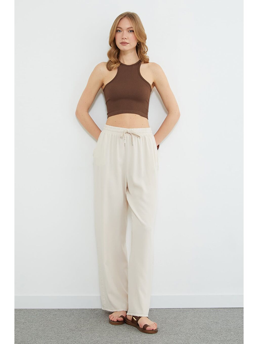 Bej Beli Bağlamalı Cepli Lyocell Pantolon-2