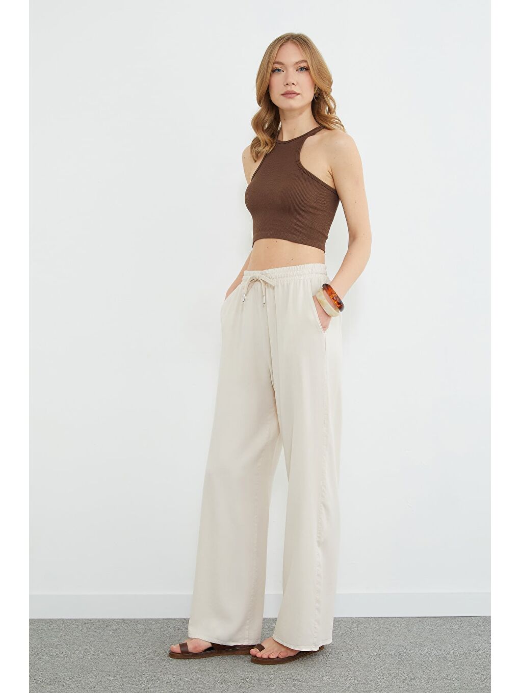 Bej Beli Bağlamalı Cepli Lyocell Pantolon-3