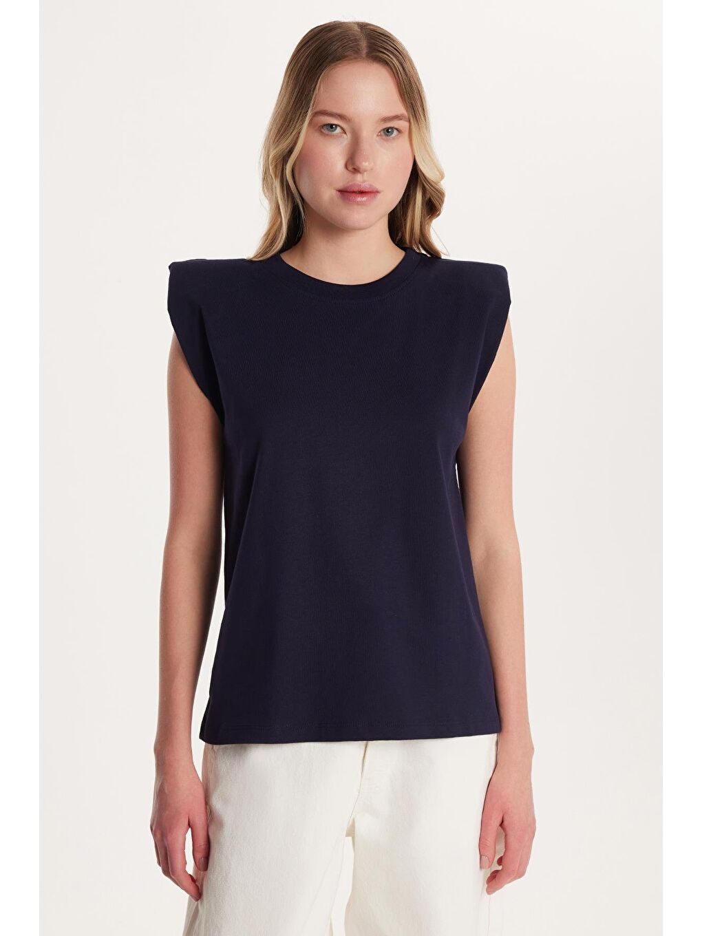 Kadın Relax Fit Rahat Kesim Sıfır Kol Bisiklet Yaka Lacivert Tişört