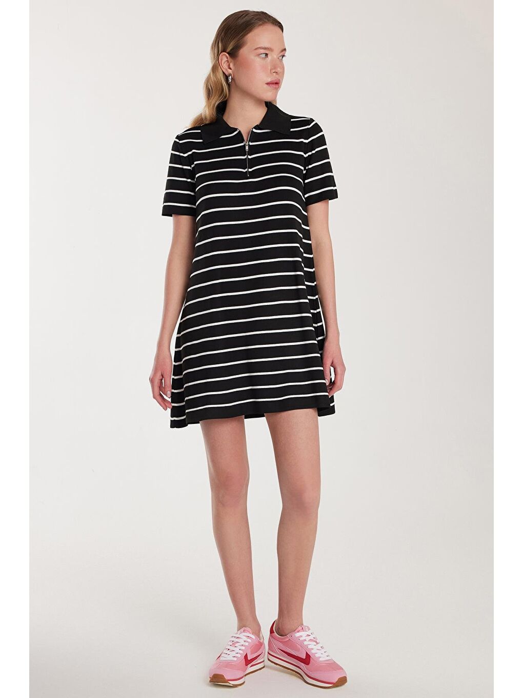 Kadın Standart Fit Kısa Kollu Fermuarlı Gömlek Yaka Çizgili Siyah Elbise-3