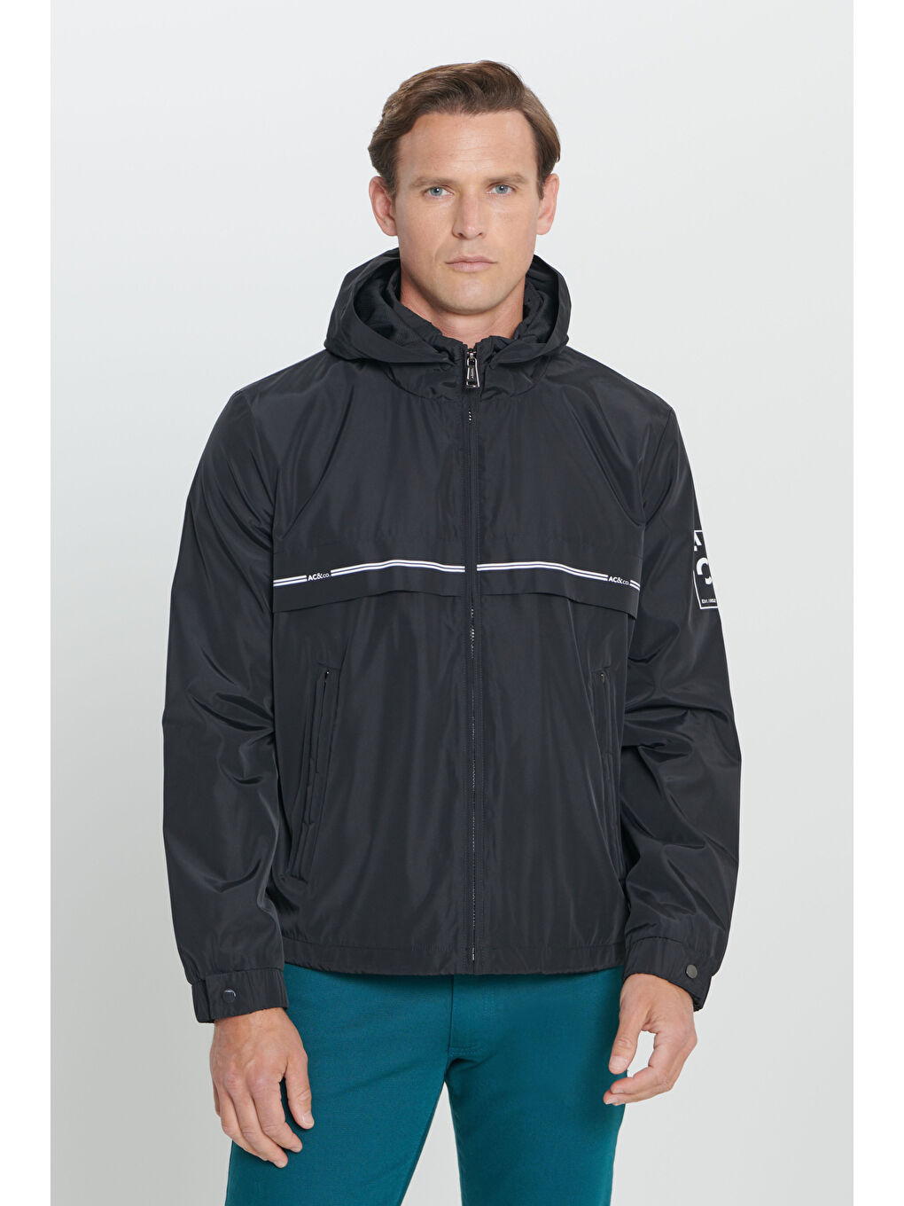 Erkek Siyah Standart Fit Normal Kesim Kapüşonlu Yan Cepli Mont-2