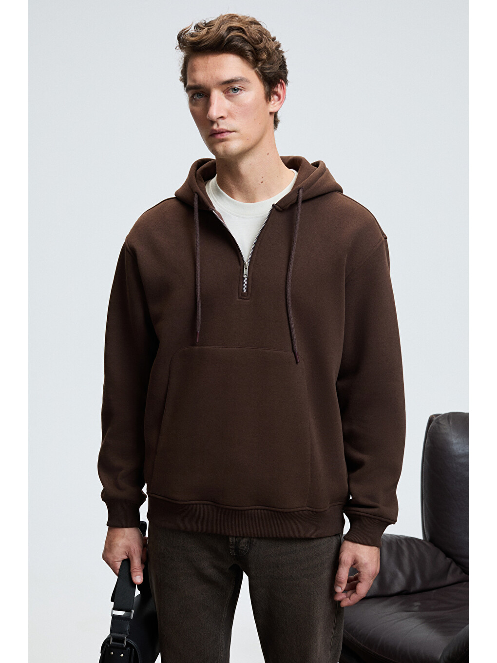 Justus Erkek Kapüşonlu Kanguru Cepli Fermuar Yakalı Kahverengi Sweatshirt-2