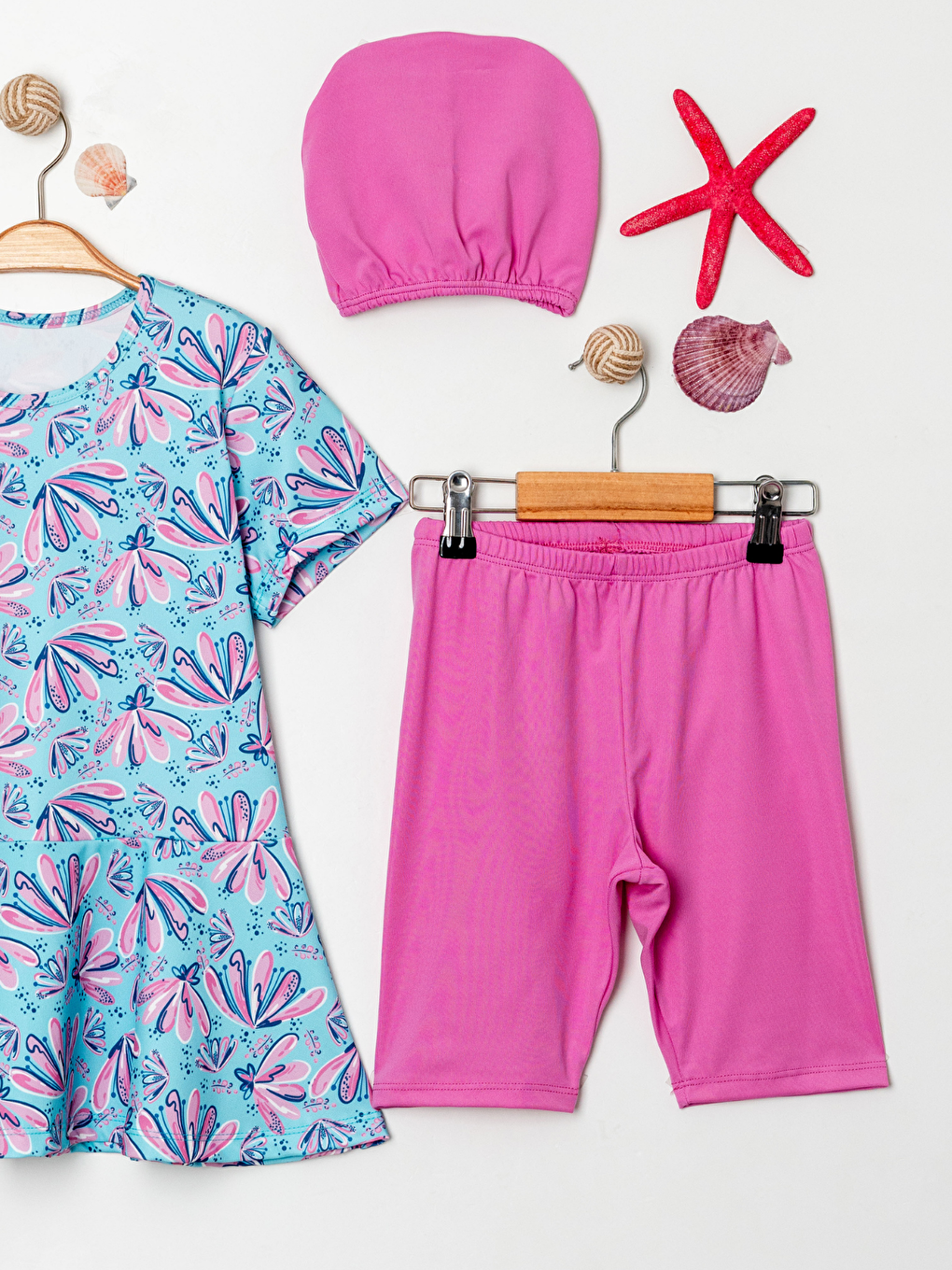 Kırmızı Kız Çocuk Bisiklet Yaka Etekli Mayo ve Tayt Bone Dahildir.-2