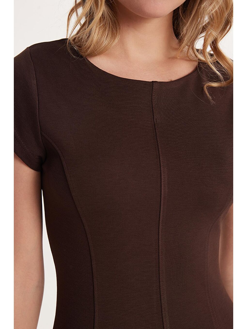 Kadın Standart Fit Kısa Kollu U Yaka Kahverengi Elbise-2