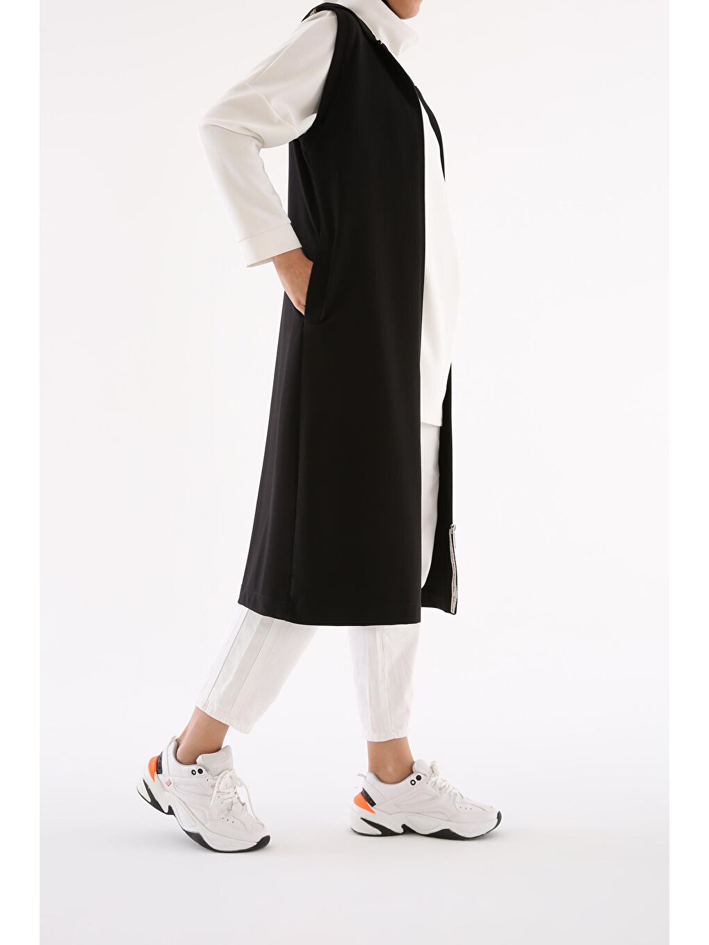 Siyah Omuz Şeritli Fermuarlı Yelek-3