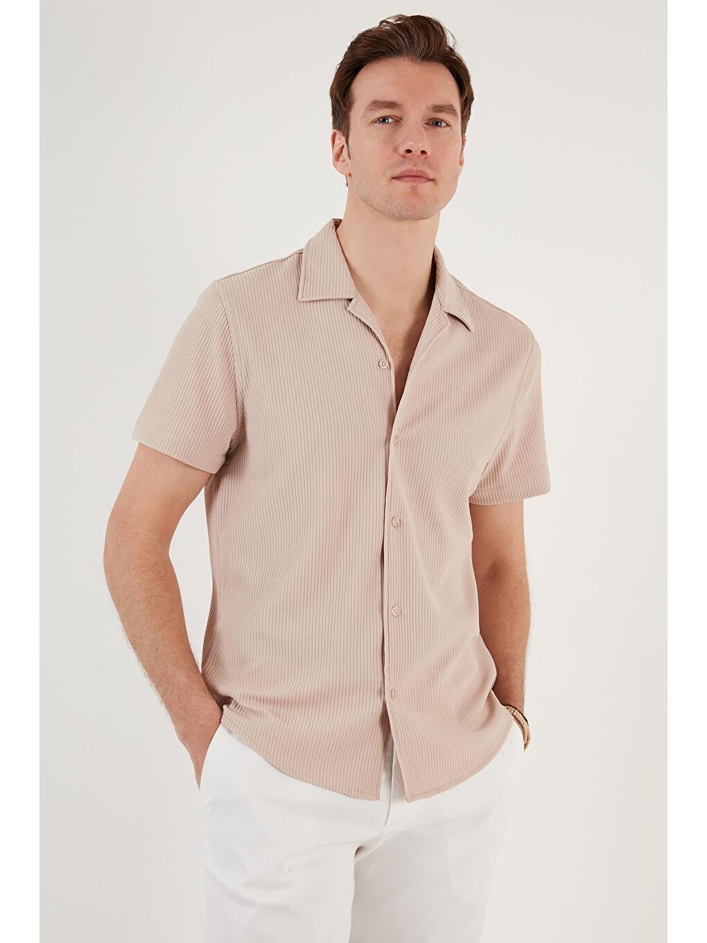 Bej Pamuk Karışımlı Apaş Yaka Kısa Kollu Regular Fit Gömlek CF24S115882-2
