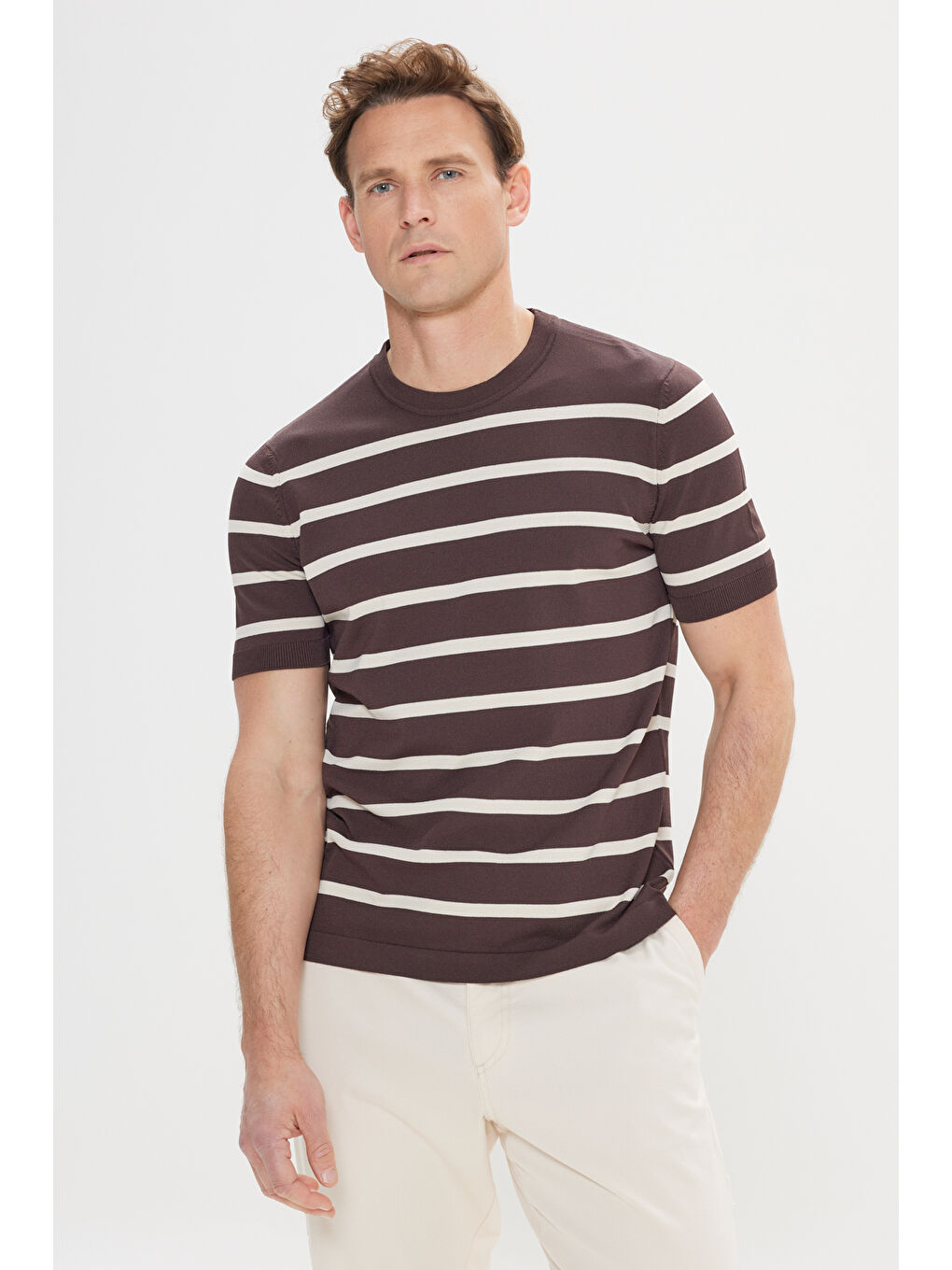 Kahverengi Erkek Kahve-Ekru Yumuşak Dokulu Normal Kesim Bisiklet Yaka Çizgili Triko Tişört