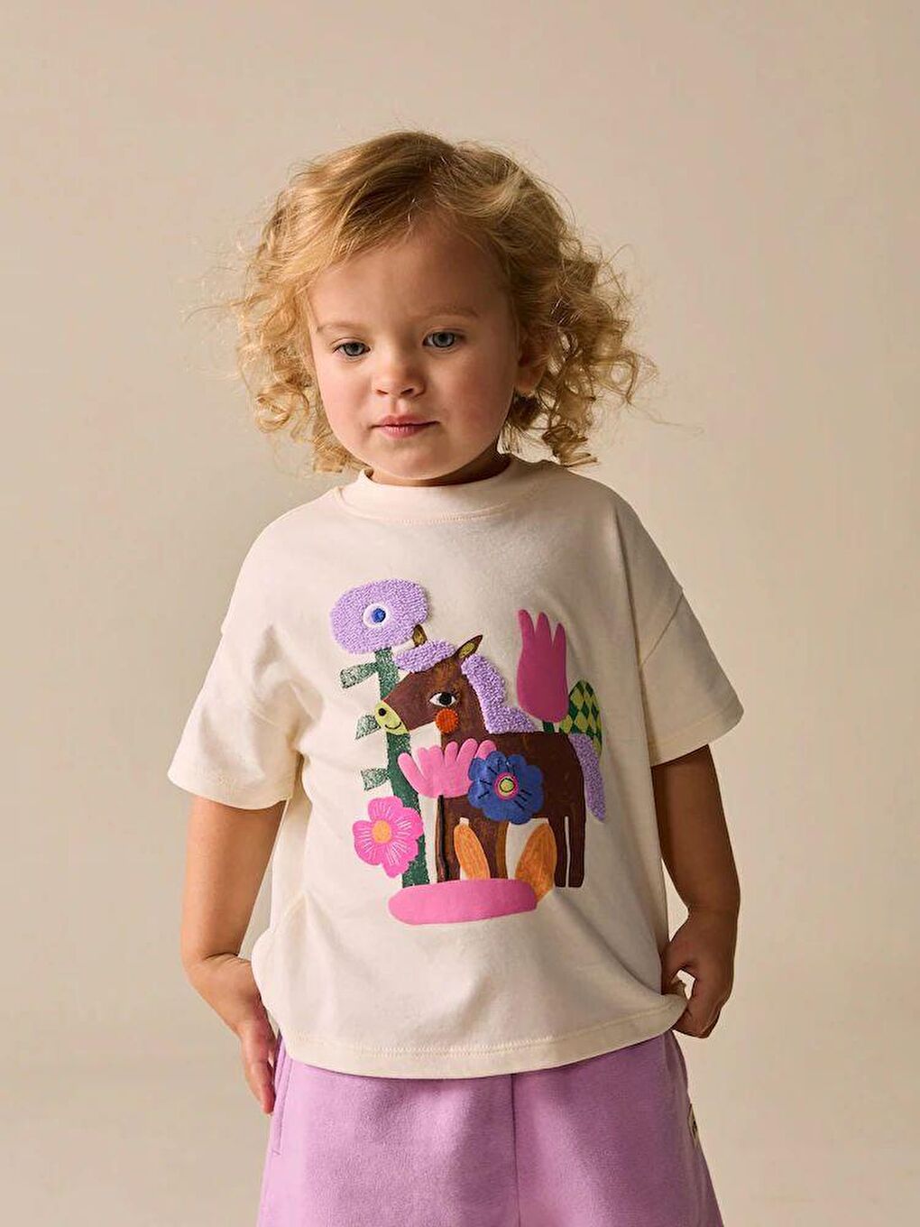 Beyaz Kız Çocuk Pamuklu Krem Baskılı T-Shirt Ve Lila Pantolon Takım-2