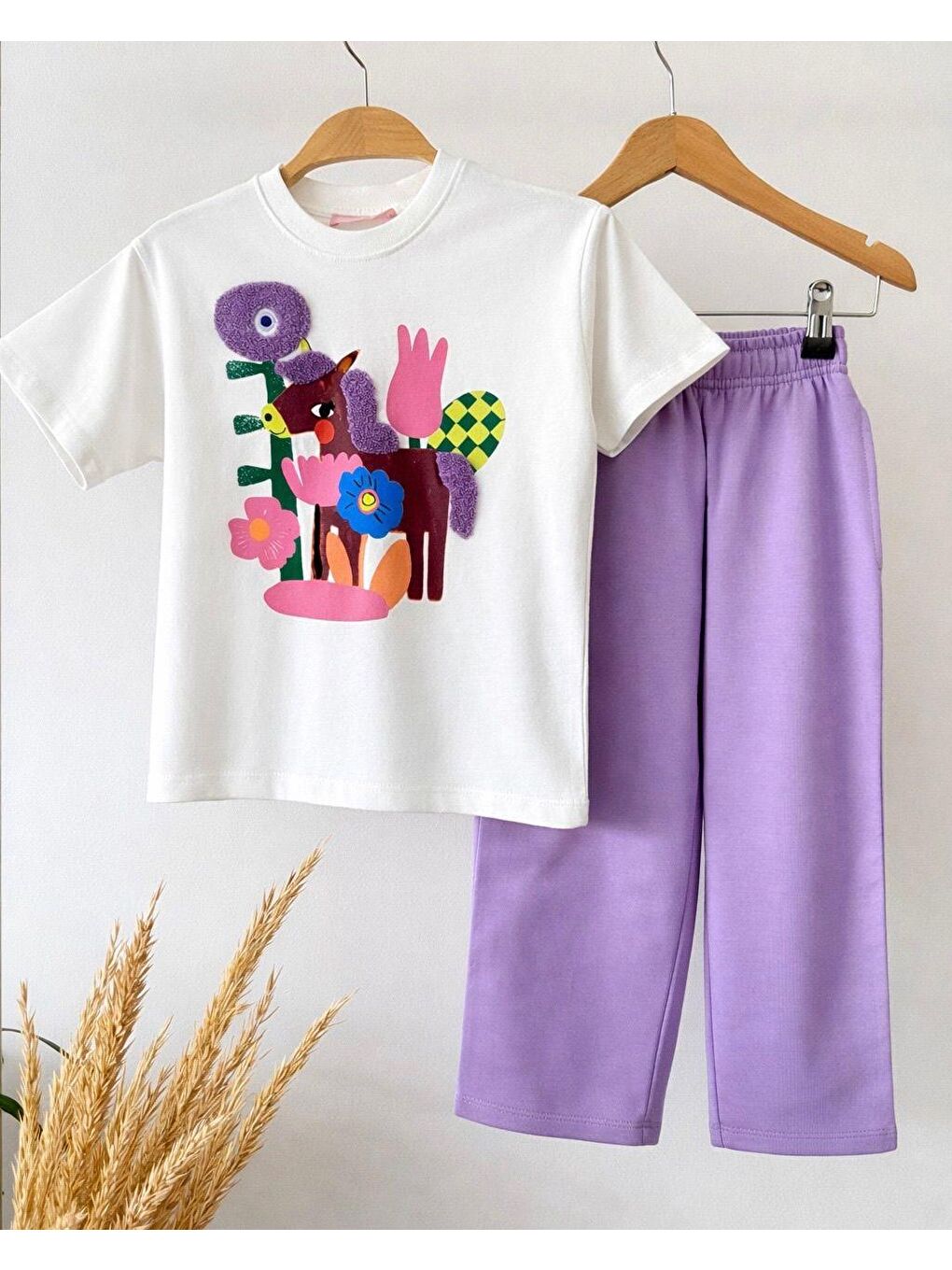 Beyaz Kız Çocuk Pamuklu Krem Baskılı T-Shirt Ve Lila Pantolon Takım-3