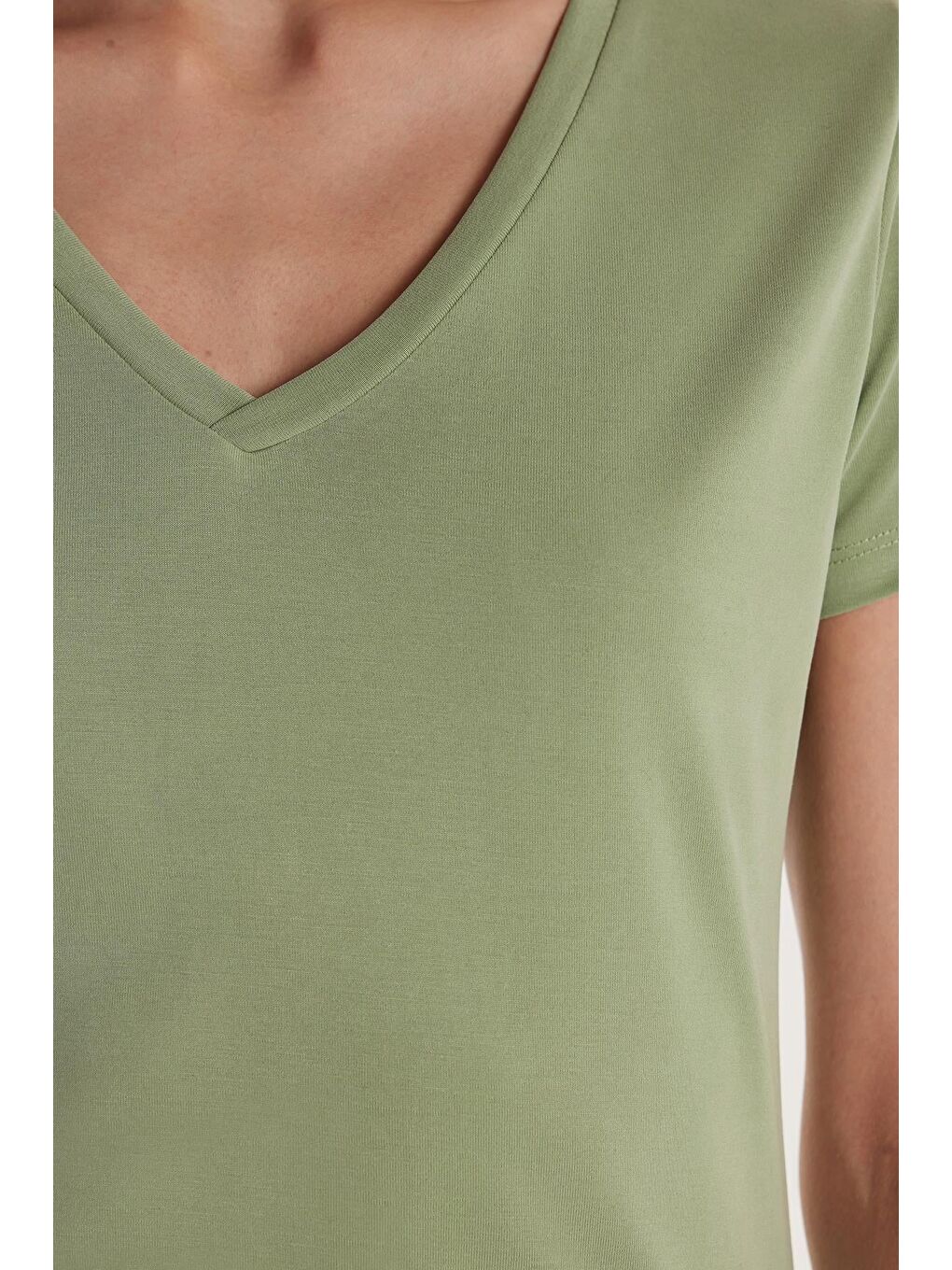 Yeşil Kadın Relax Fit Rahat Kesim Modal V Yaka Mint Tişört-2