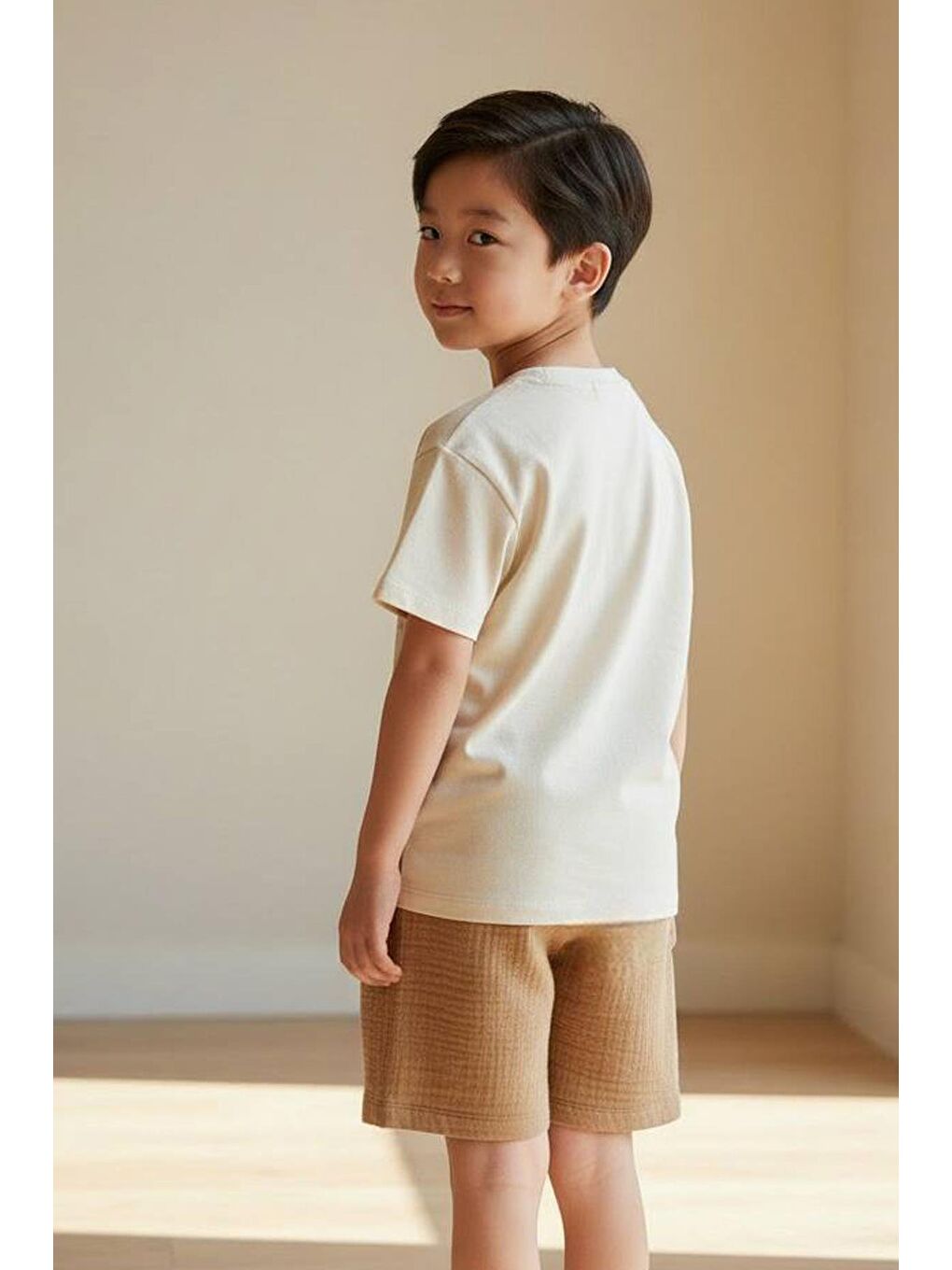 Kahverengi Erkek Çocuk Pamuklu Tarçın İguana Baskılı T-Shirt Ve Müslin Kumaş Şort Takım-2