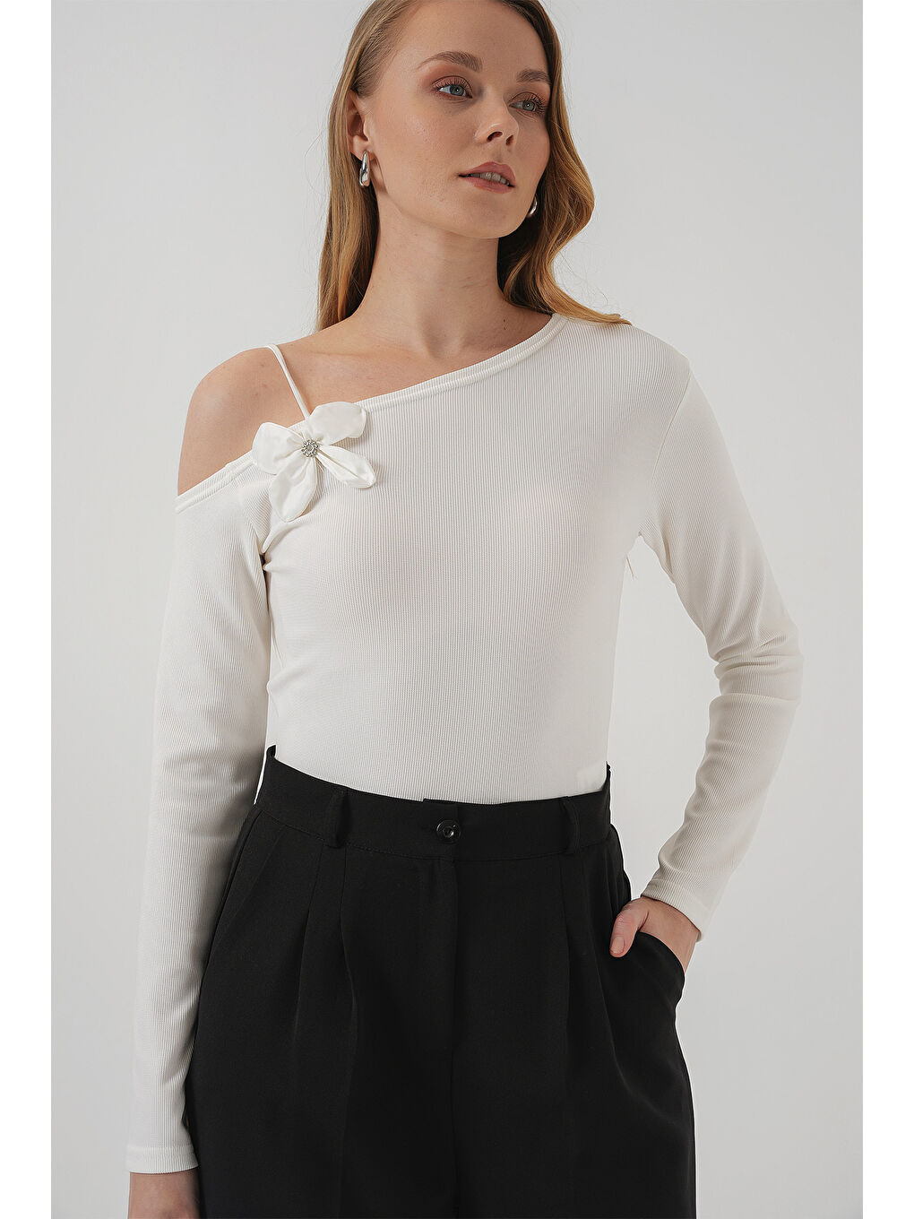 927 Kayık Yaka Uzun Kol Bluz - Beyaz-2