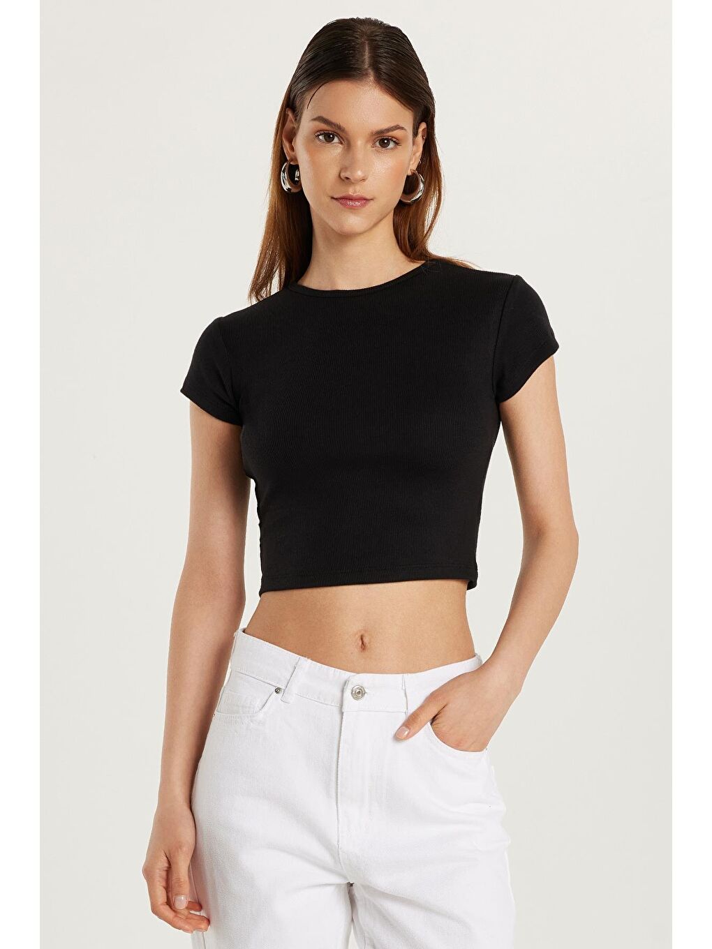 Kadın Modal Kumaş Slim Fit Dar Kesim Kısa Kollu Bisiklet Yaka Siyah Tişört-1