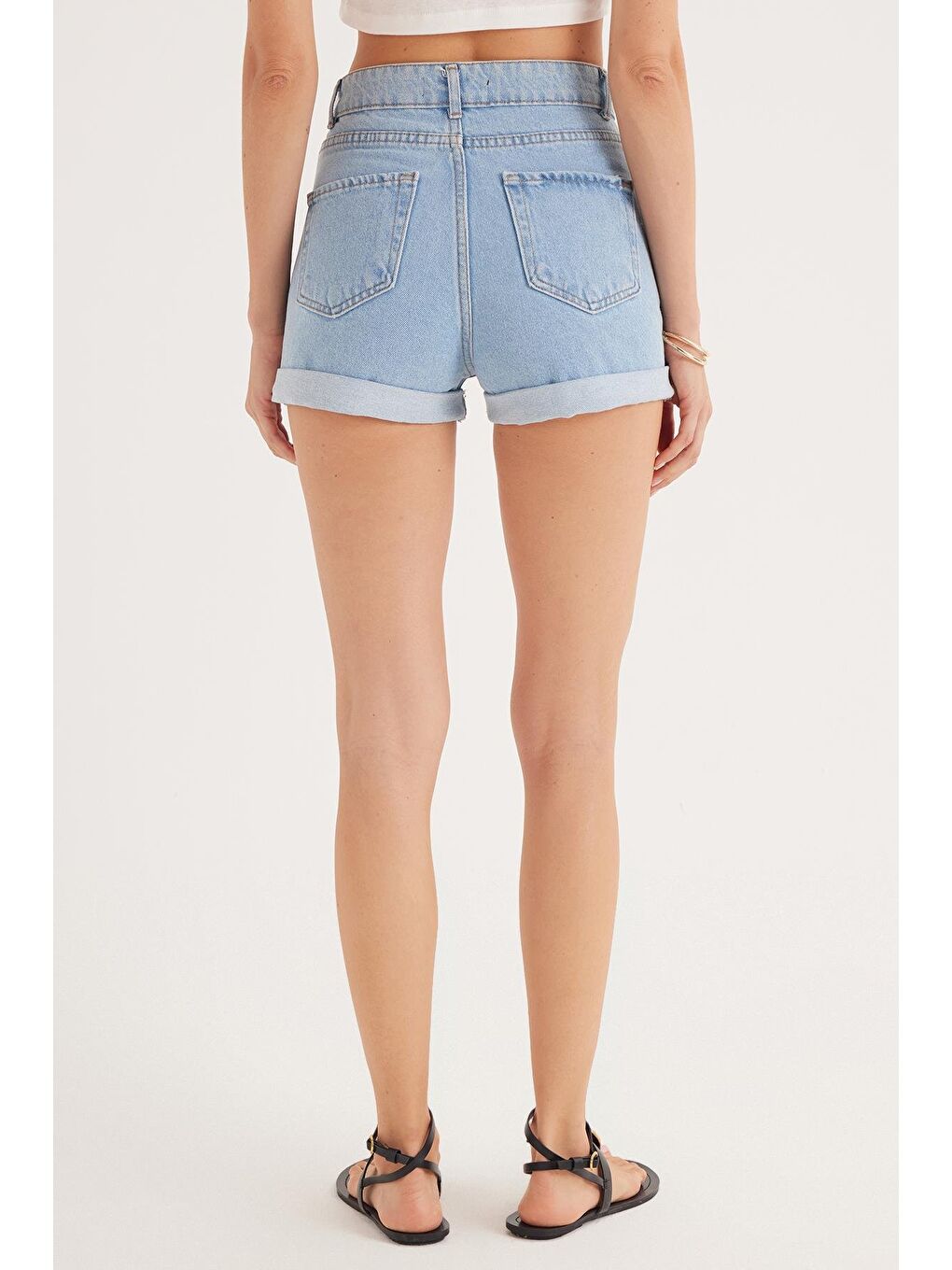 Kadın Slim Fit Dar Kesim %100 Pamuk Paça Katlamalı Koyu Mavi Jean Jean Şort-6