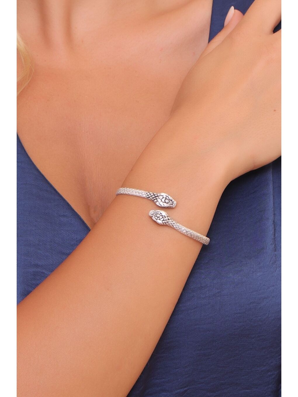 Gri Kadın Antik Gümüş Kaplama Yılan Formlu Bileklik-5