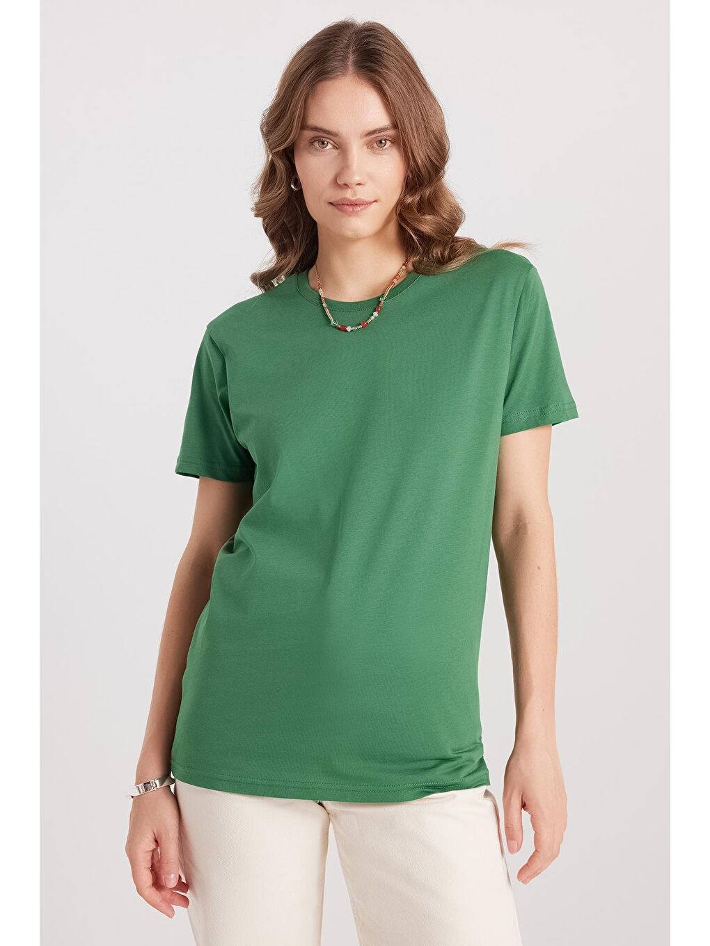 Kadın Bol Kesim Rahat Duruş %100 Pamuk Yumuşak Dokulu Yeşil Bisiklet Yaka Tişört
