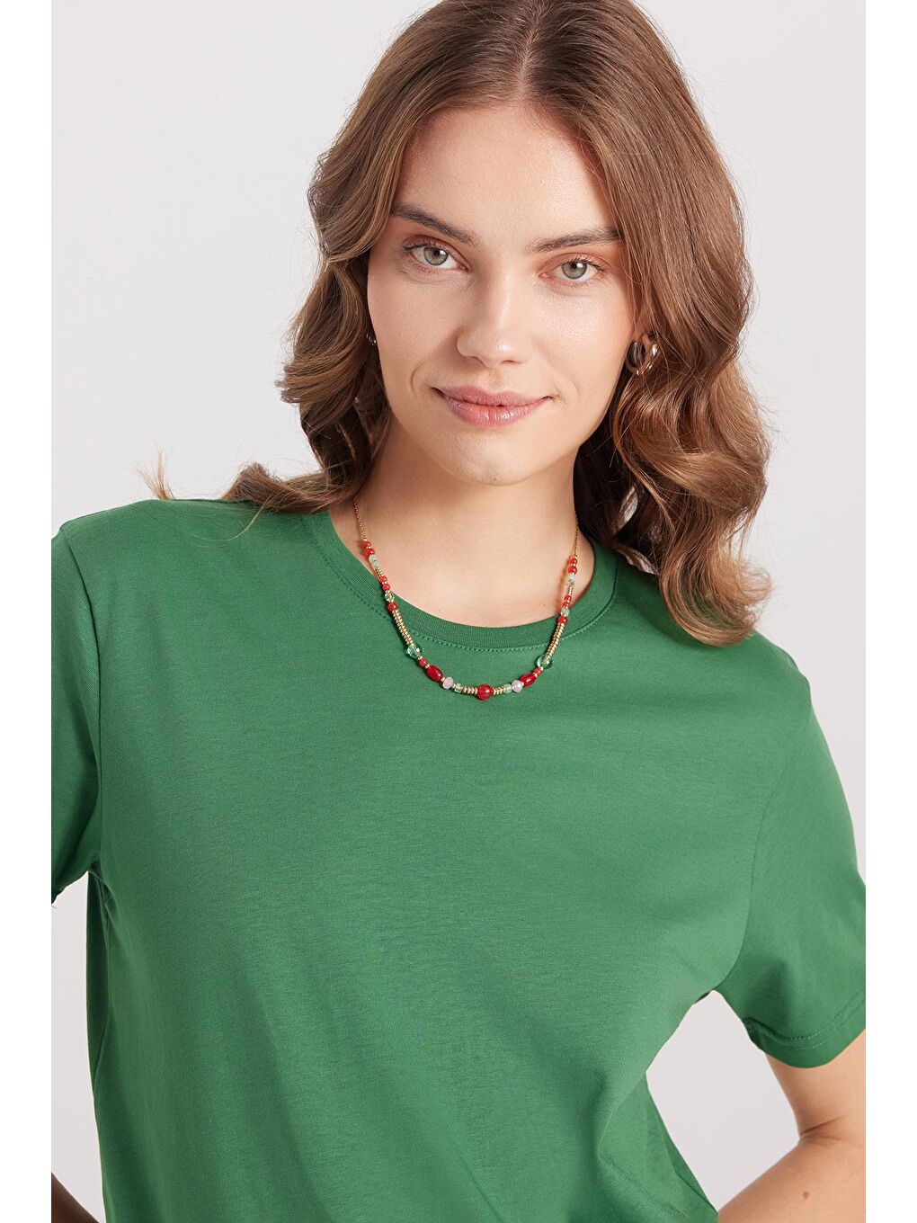 Kadın Bol Kesim Rahat Duruş %100 Pamuk Yumuşak Dokulu Yeşil Bisiklet Yaka Tişört-1