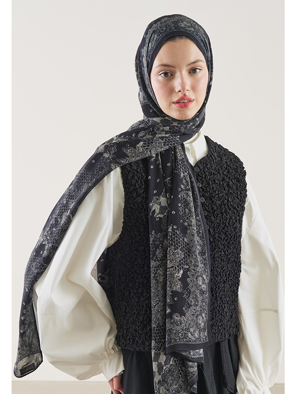 Floral Lace Desen Rami Şal Siyah