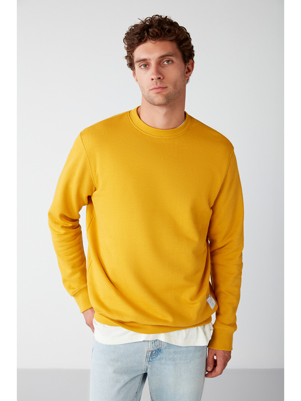 Sarı Travıs Erkek Organik Kumaşlı Yumuşacık Regular Fit Yuvarlak Yakalı Safran Sweatshirt