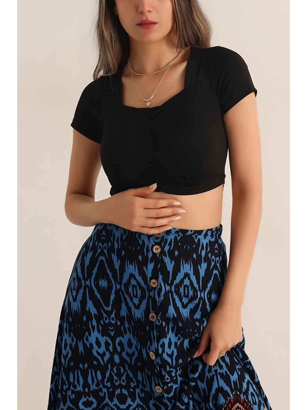 Kadın Siyah Kare Yaka Ön Büzgülü Crop Bluz HZL23S-SND120151-2