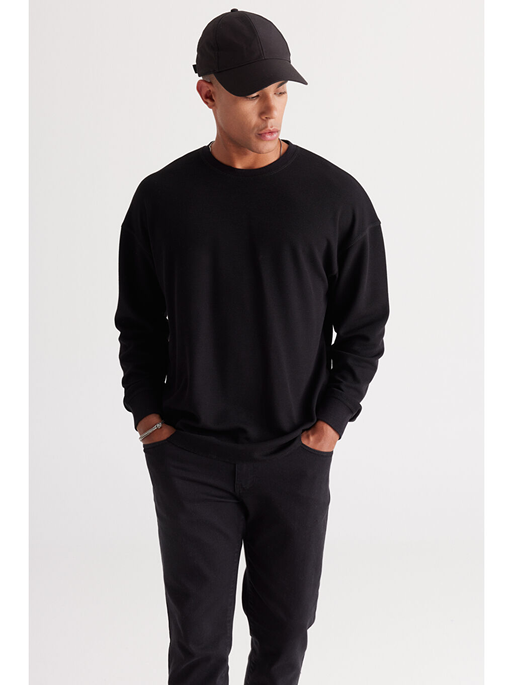 Erkek Siyah Loose Fit Bisiklet Yaka Jakarlı Sweatshirt-3