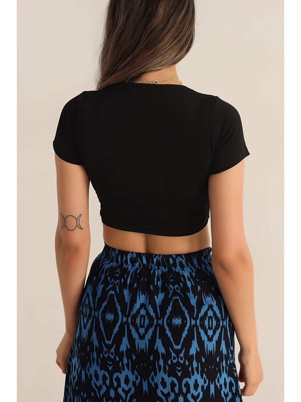 Kadın Siyah Kare Yaka Ön Büzgülü Crop Bluz HZL23S-SND120151-3