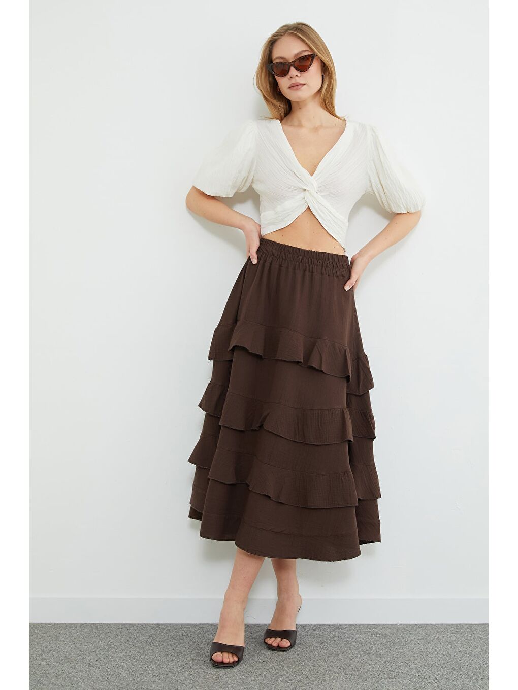 Kahverengi Beli Lastikli Müslin Kumaş Midi Boy Etek-3