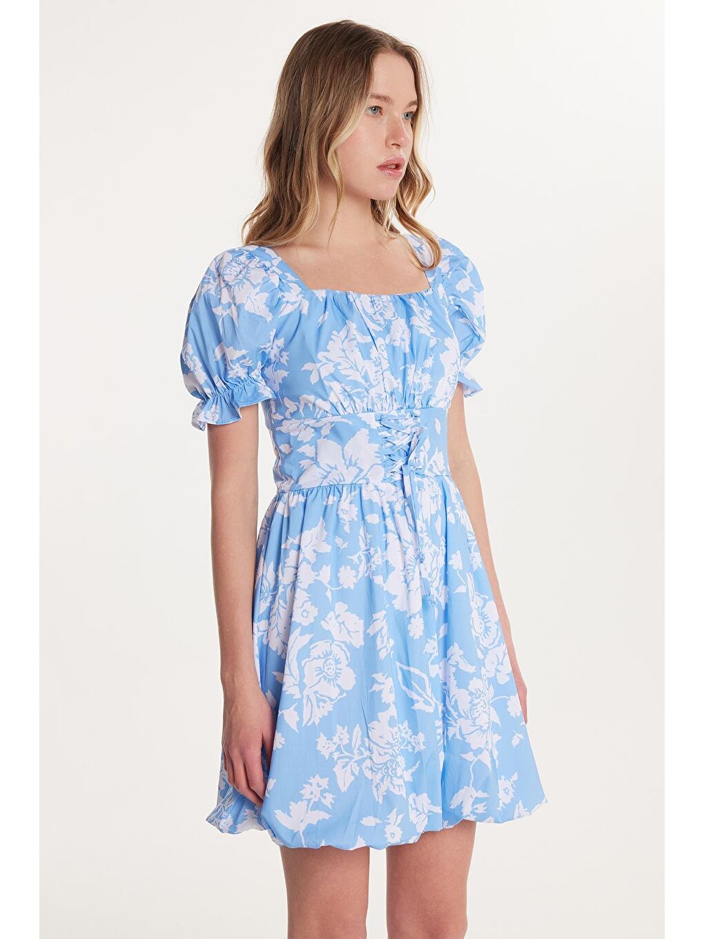 Mavi Kadın Standart Fit Pamuklu Kısa Kollu Lastikli Beli Büzgülü Bağlama Detaylı U Yaka Elbise-1