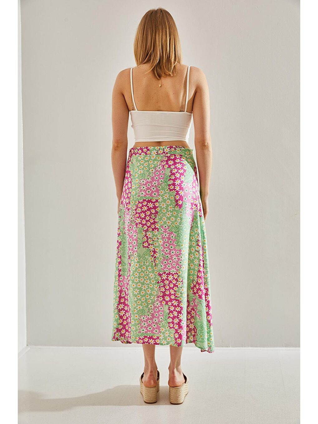 Yeşil Kadın Yandan Gizli Fermuarlı Yırtmaçlı Çiçekli Etek-2