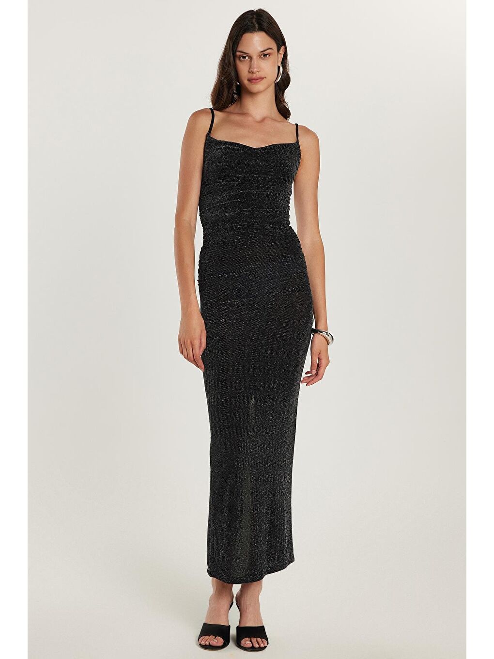 Karışık Kadın Slim Fit Dar Kesim Simli İnce Askılı Siyah Elbise