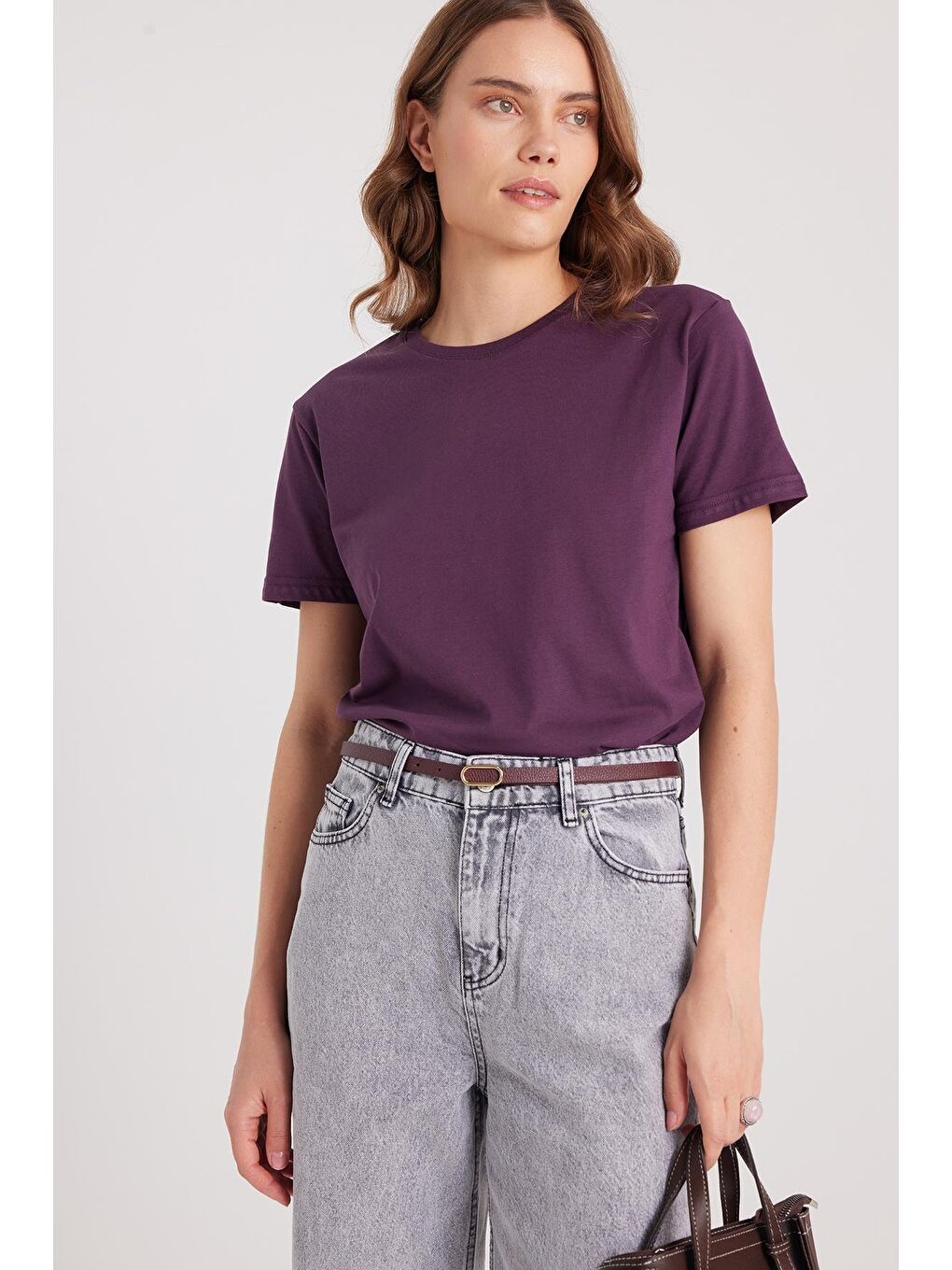 Kadın Bol Kesim Rahat Duruş %100 Pamuk Yumuşak Dokulu Mor Bisiklet Yaka Tişört-4