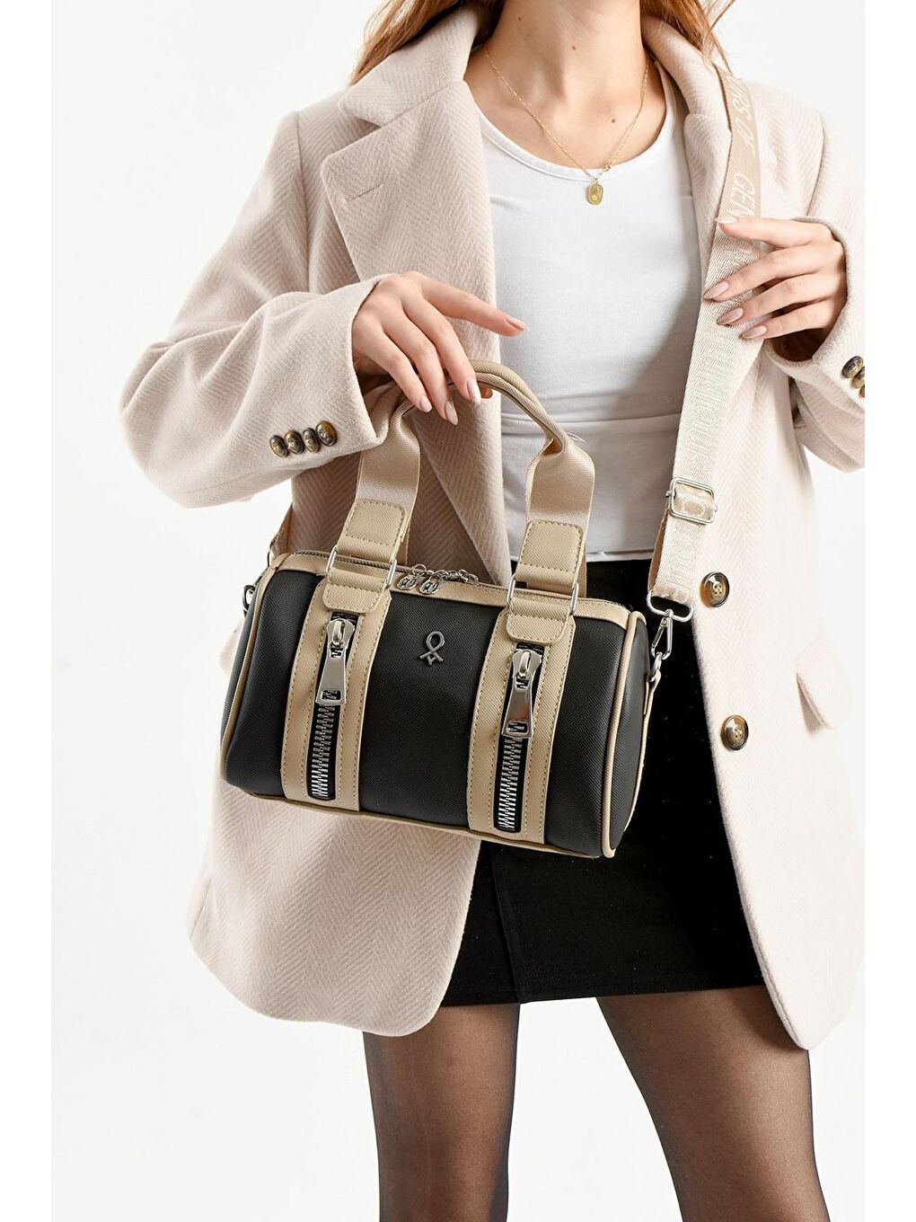 Siyah Pablo Garnili Silindir Lakost Kadın Omuz Çantası BP-4864O