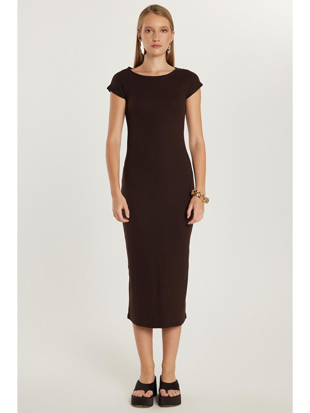 Kadın Modal Kumaş Slim Fit Dar Kesim Kısa Kollu Bisiklet Yaka Kahverengi Elbise-3