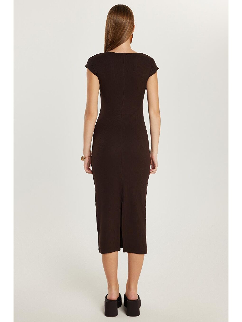 Kadın Modal Kumaş Slim Fit Dar Kesim Kısa Kollu Bisiklet Yaka Kahverengi Elbise-4