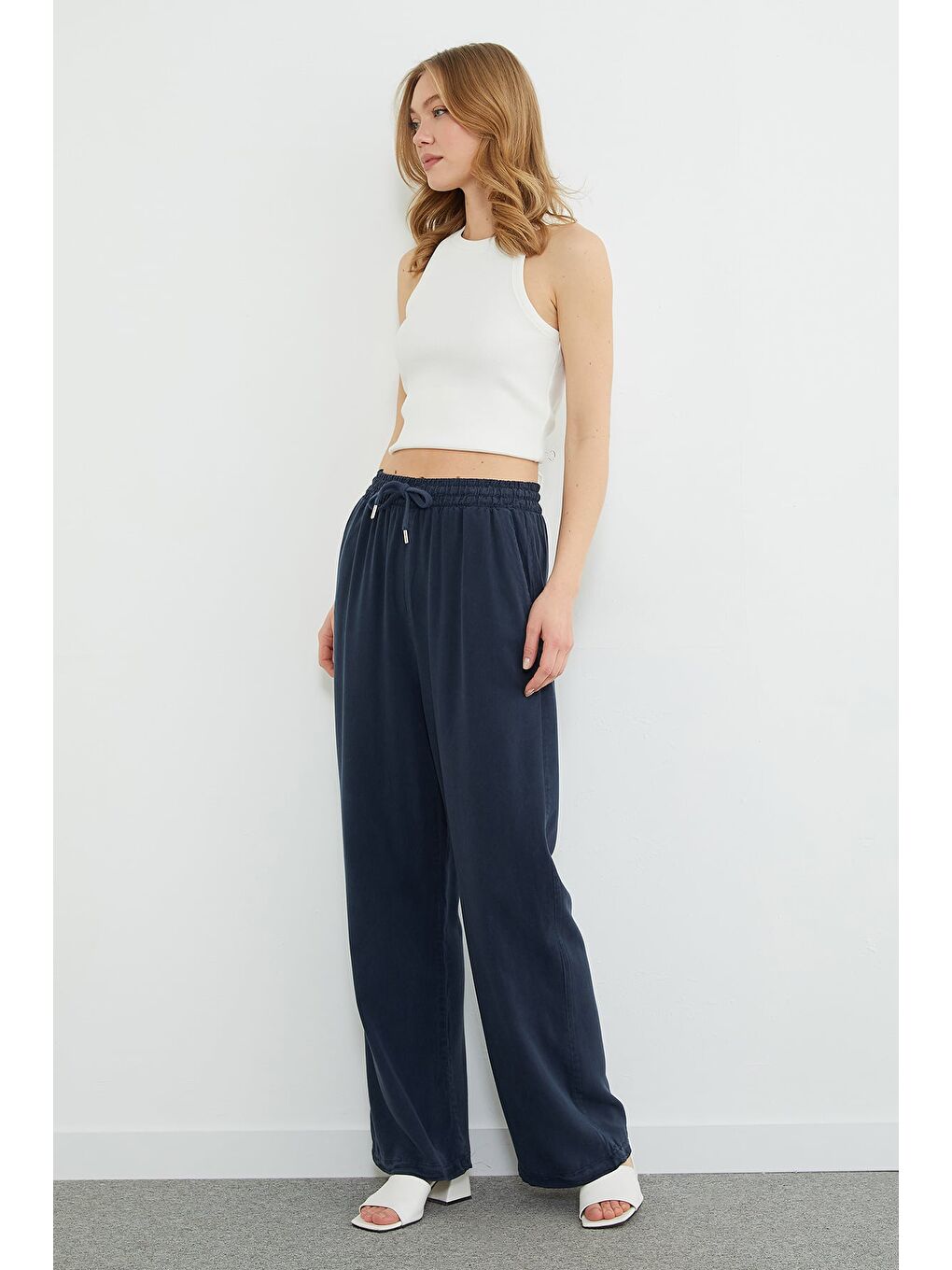 Lacivert Beli Bağlamalı Cepli Lyocell Pantolon-1