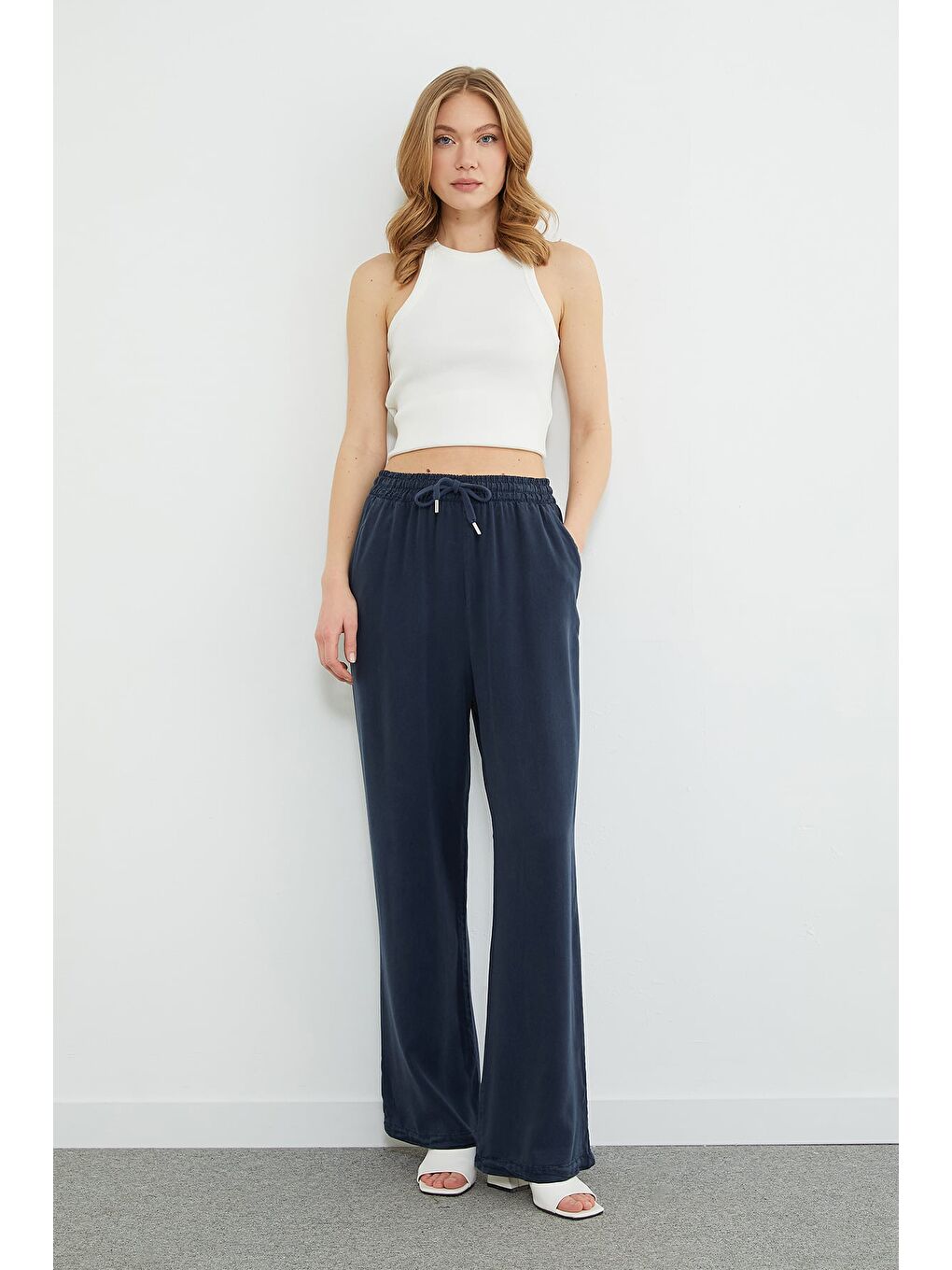 Lacivert Beli Bağlamalı Cepli Lyocell Pantolon-2