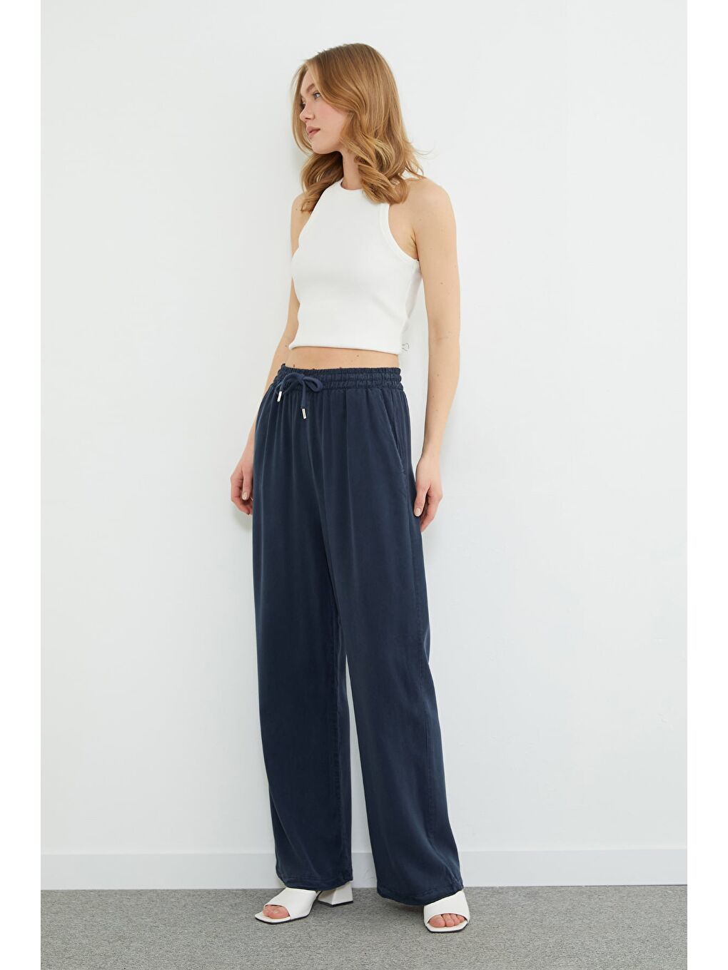 Lacivert Beli Bağlamalı Cepli Lyocell Pantolon-3