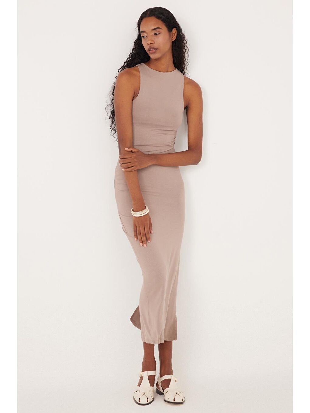 Bej Kadın Modal Kumaş Slim Fit Dar Kesim Sıfır Kol Bisiklet Yaka Vizon Elbise-4