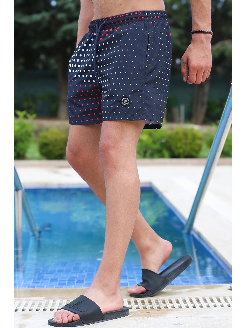 Nokta Desenli Lacivert Yüzme Şortu 2950