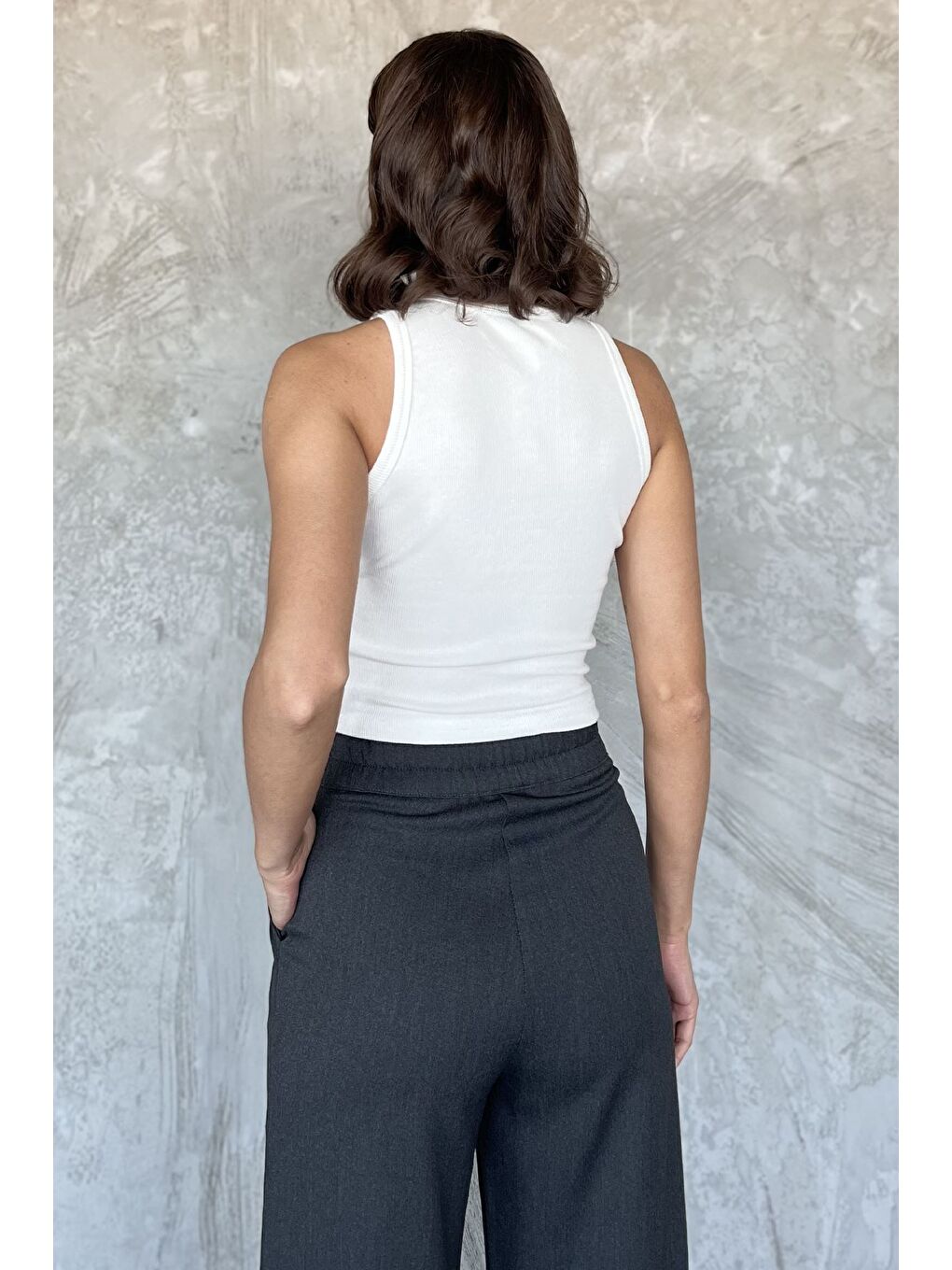 Ekru Kadın Elastanlı Taşlı Sıfır Kol Bluz-2