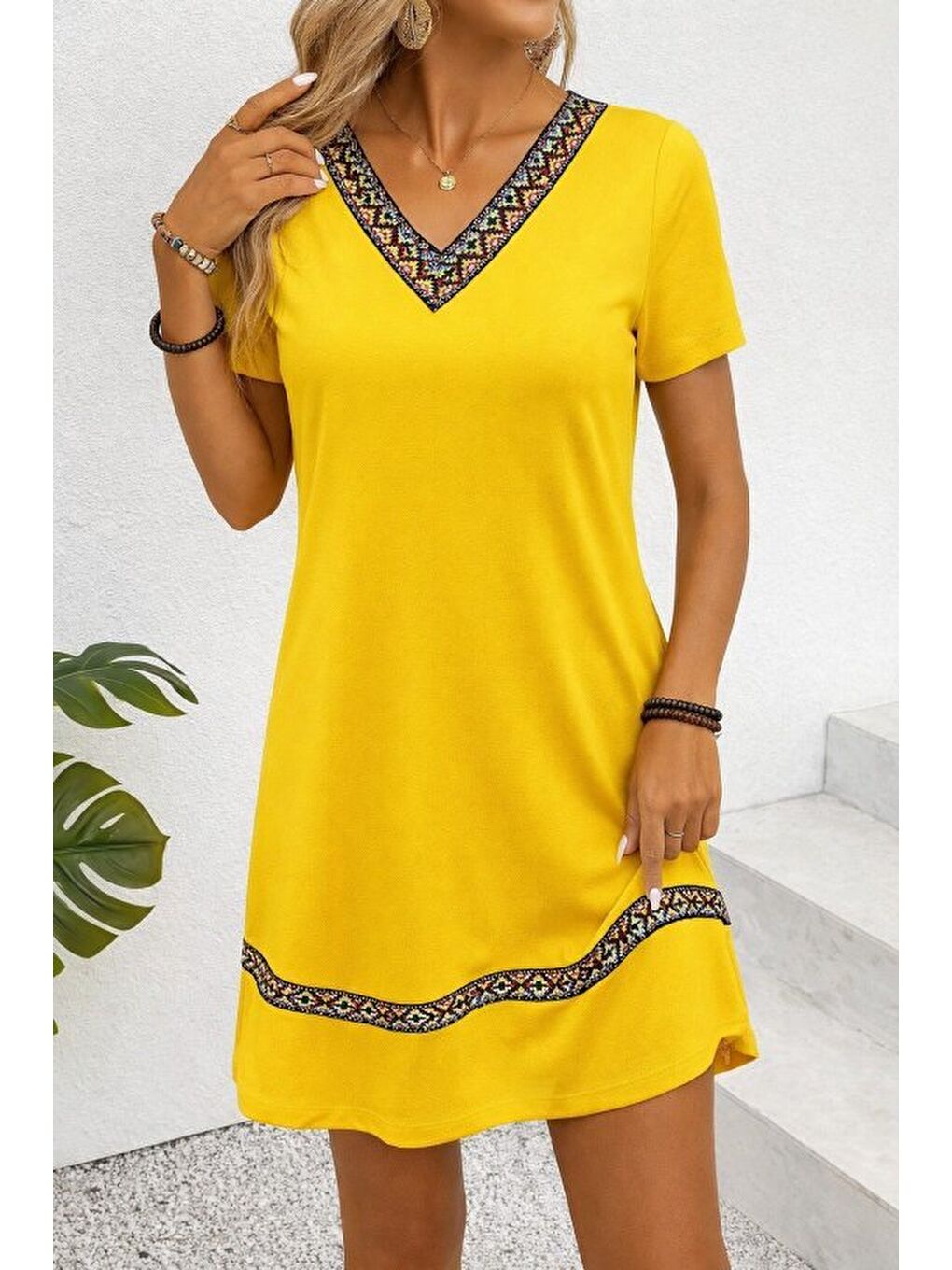 Sarı Kadın Kısa Kollu V Yakalı Etnik Desen şerit Detaylı Viskon Elbise-1