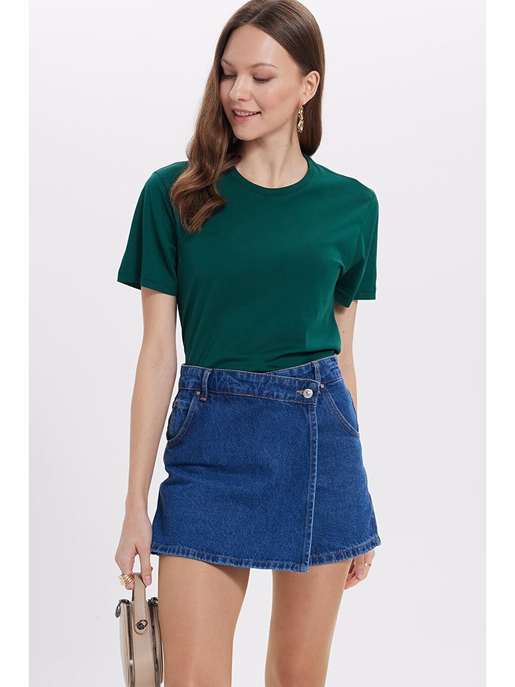 Kadın Bol Kesim Rahat Duruş %100 Pamuk Yumuşak Dokulu Yeşil Bisiklet Yaka Tişört-3