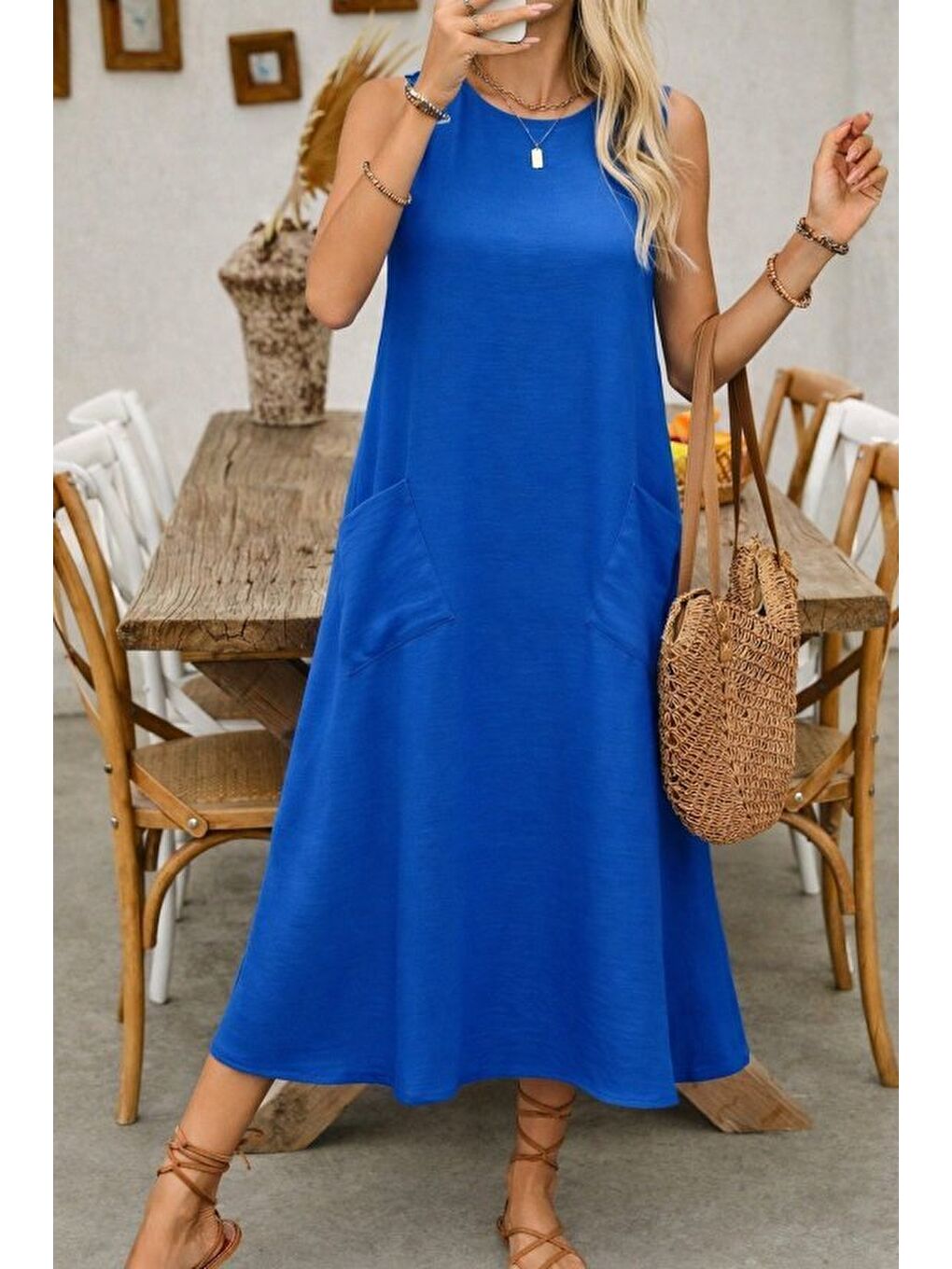 Mavi Kadın Askılı Yuvarlak Yakalı Kıloş Cepli Uzun Elbise-1